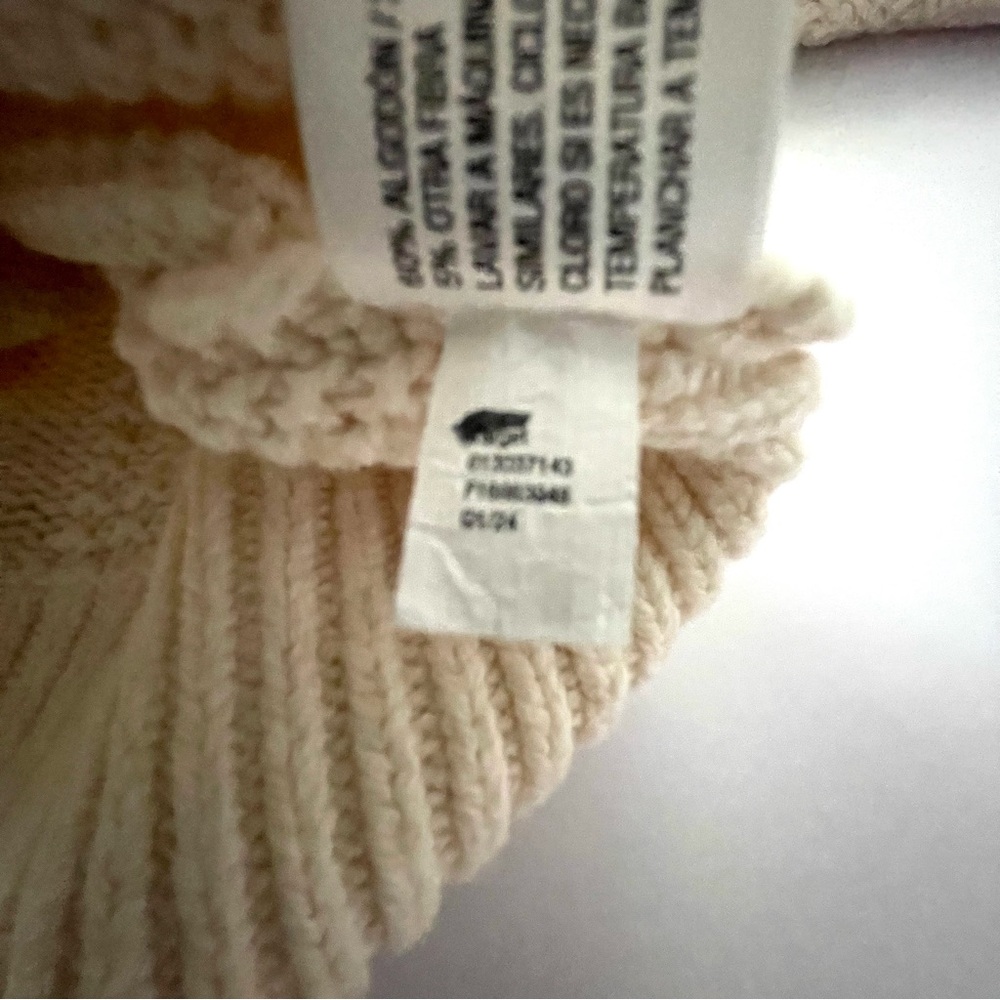 Universal Thread XL Ivory Rory boxy oversized cable Knit Sweater - Picture 3 of 8